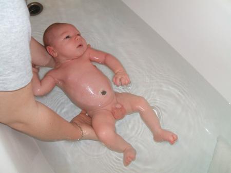 mon premier bain avec maman